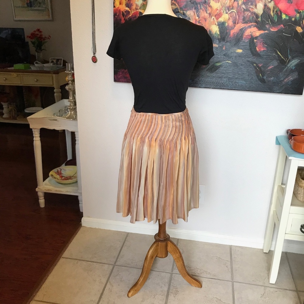 A Beautiful "Awromode" Wrap Silk Skirt, - Picture 3 of 4
